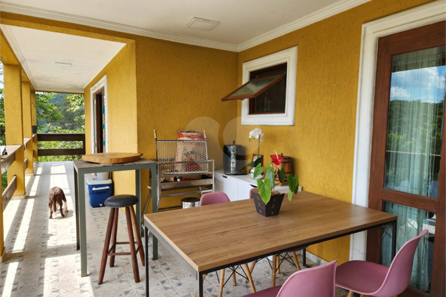 Casa à venda com 5 suítes no condomínio Suíça da Cantareira, Mairiporã - SP