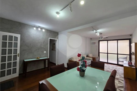 Apartamento à venda com 2 quartos, sendo 1 suíte,  em Laranjeiras, Rio de Janeiro, RJ