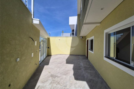 Casa à venda com 2 suítes em Parque Jaçatuba, Santo André, SP