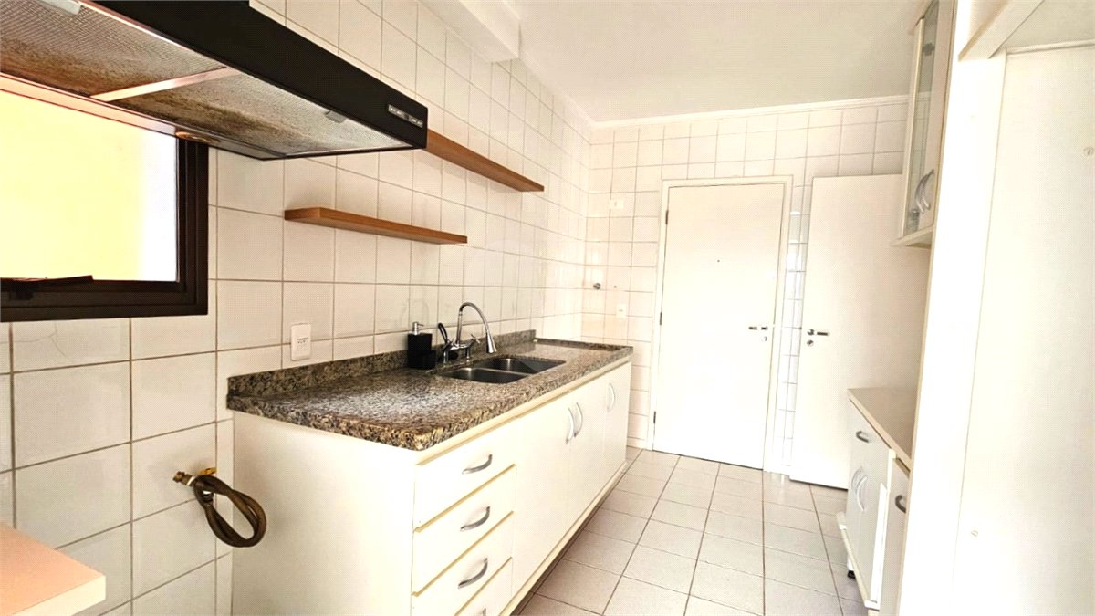 Apartamento para alugar com 3 quartos, sendo 1 suíte, em Alto da Boa Vista, São Paulo, SP