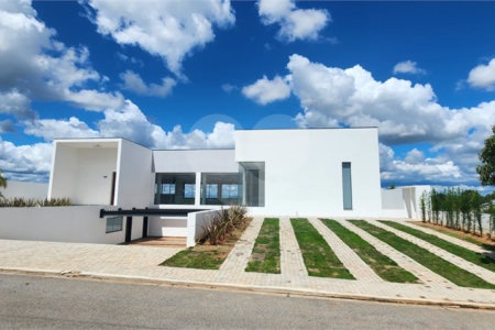 Casa à venda ou para alugar com 4 suítes no condomínio Residencial Delle Stelle, Louveira - SP