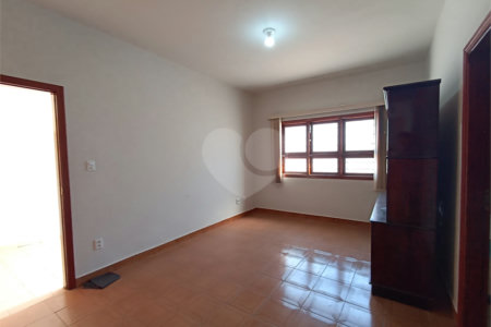Casa à venda com 6 quartos, sendo 2 suítes, no Centro, Itapetininga, SP