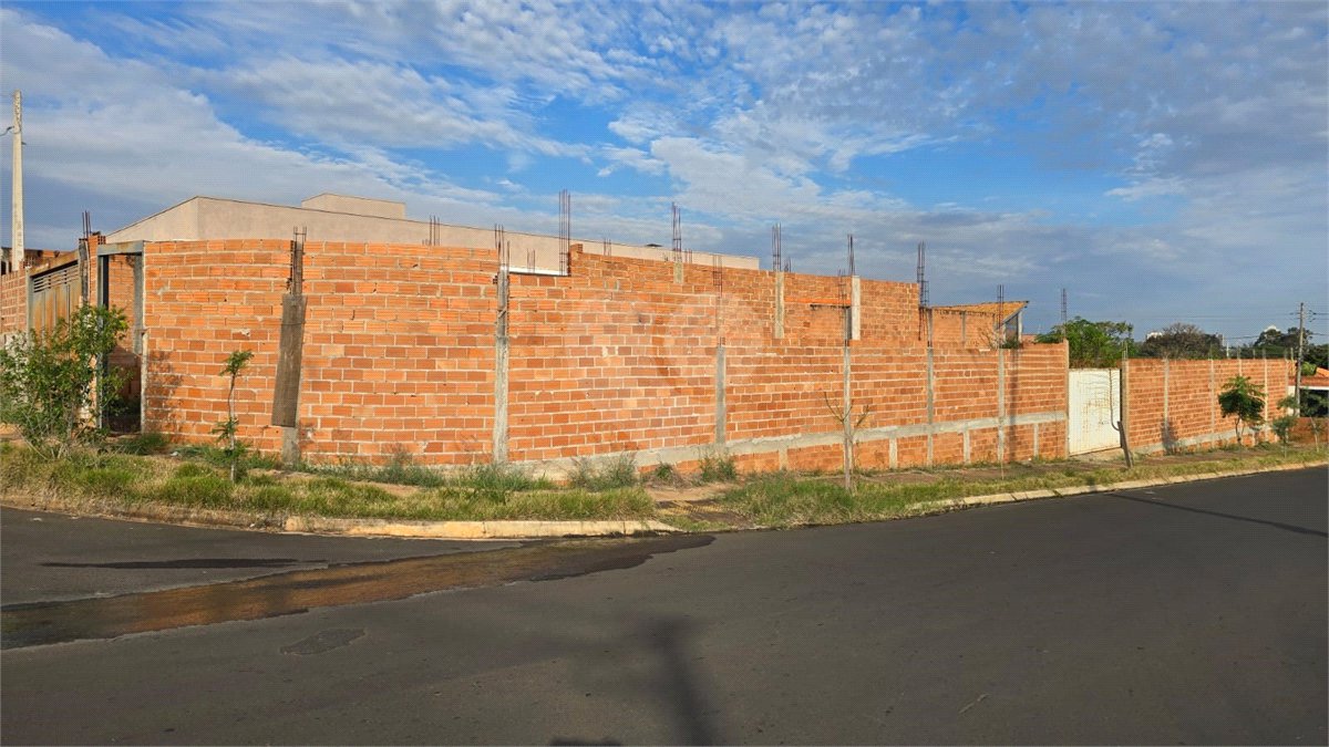 Sobrado à venda com 2 quartos em Cidade Jardim, Araraquara, SP
