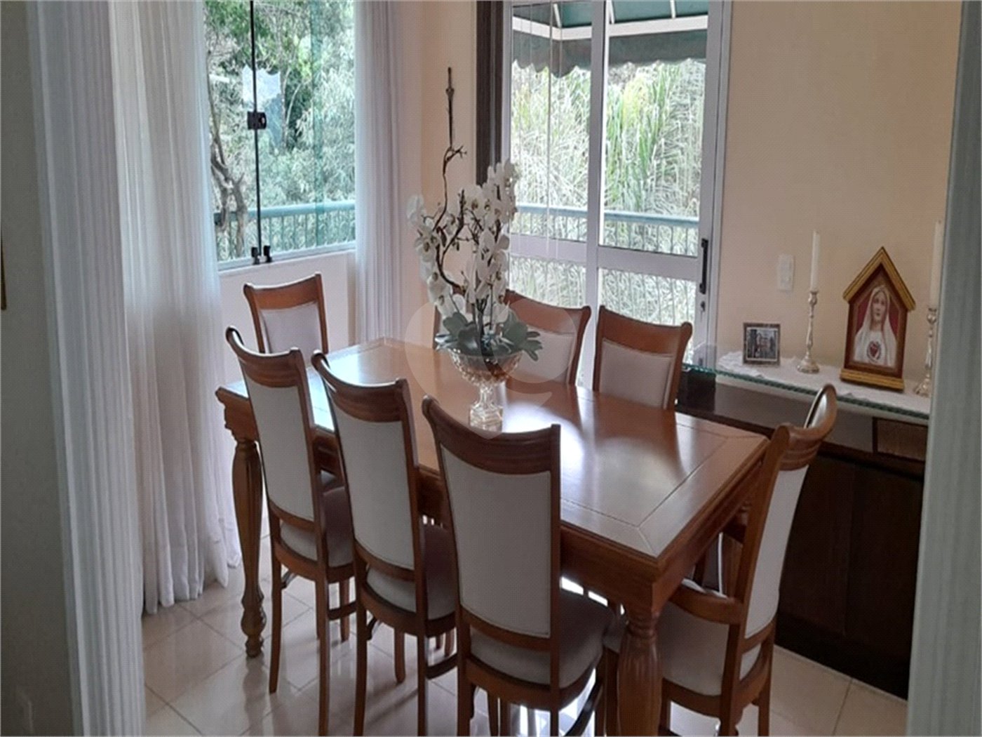 Casa à venda com 5 quartos, sendo 3 suítes,  no condomínio Alpes da Cantareira, Mairiporã - SP