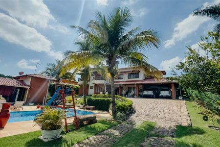 Casa à venda com 4 suítes no condomínio Monte Belo, Salto - SP