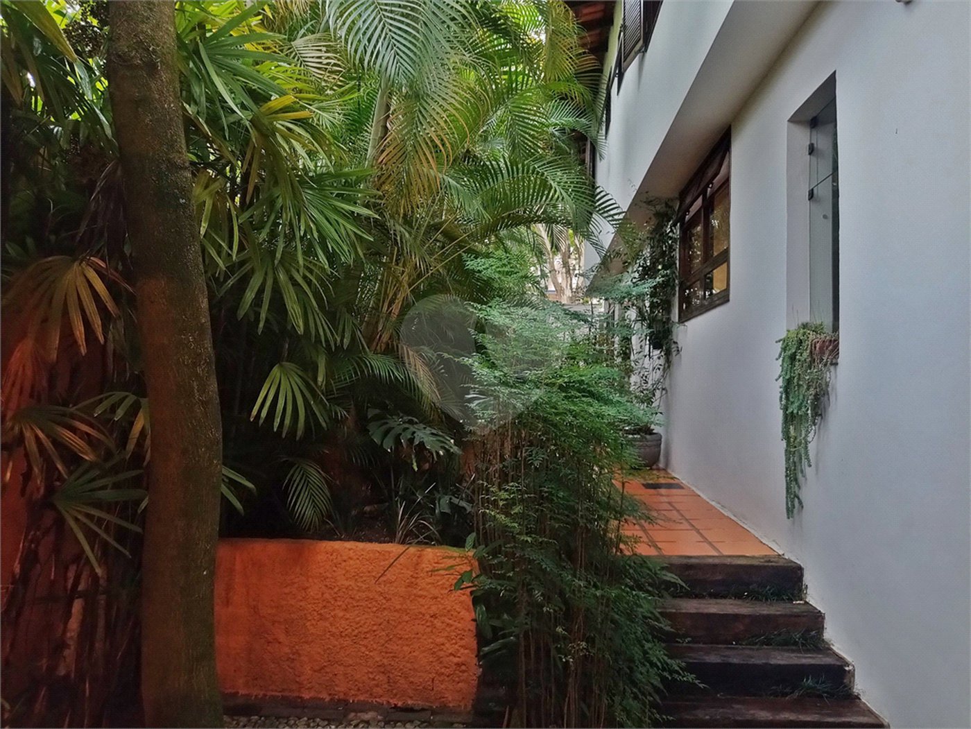 Casa à venda com 4 quartos, sendo 2 suítes,  em Morumbi, São Paulo, SP