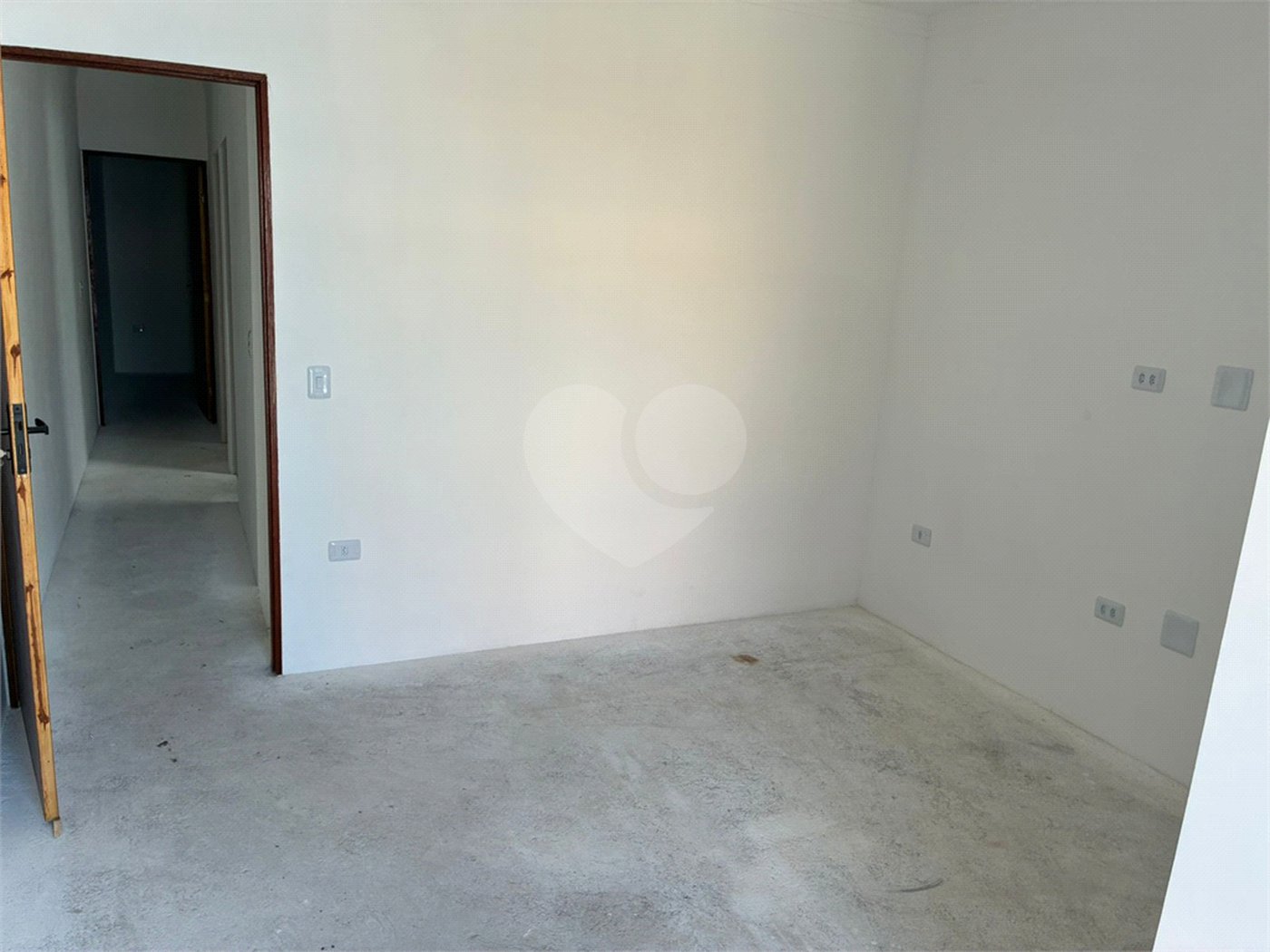 Sobrado à venda com 3 quartos, sendo 1 suíte,  em Calmon Viana, Poá, SP