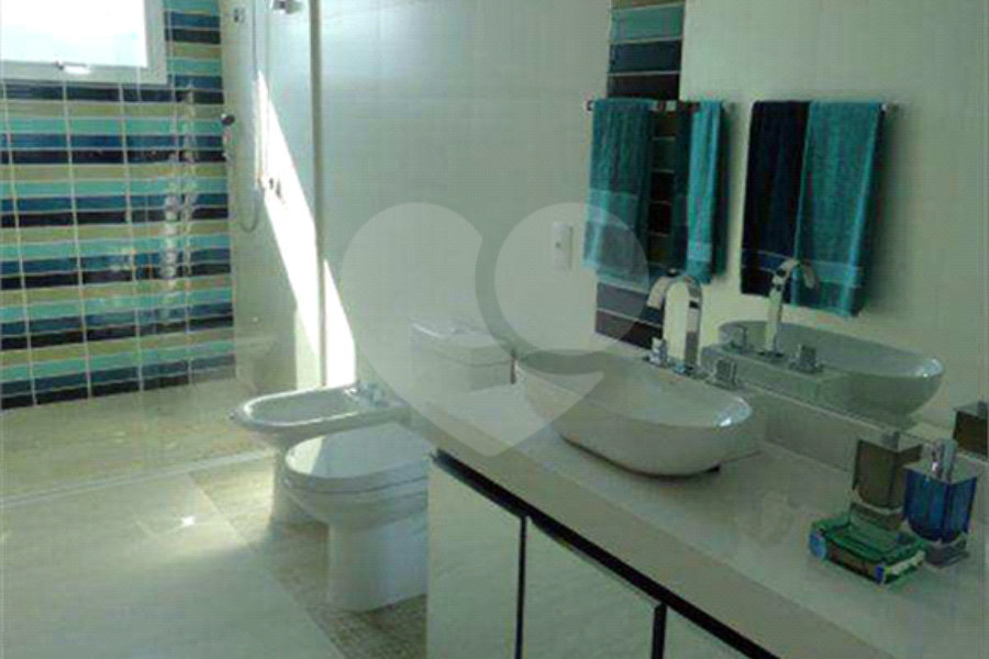 Apartamento à venda com 3 suítes em Jardim Virgínia, Guarujá, SP