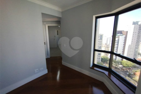 Apartamento à venda com 5 quartos, sendo 2 suítes, em Aclimação, São Paulo, SP