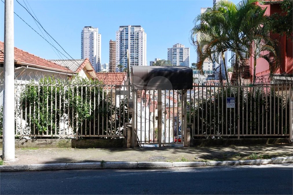 Sobrado à venda com 2 quartos em Santana, São Paulo, SP