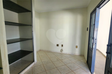 Casa à venda com 3 quartos em Vila Ramaciotti, Valinhos, SP