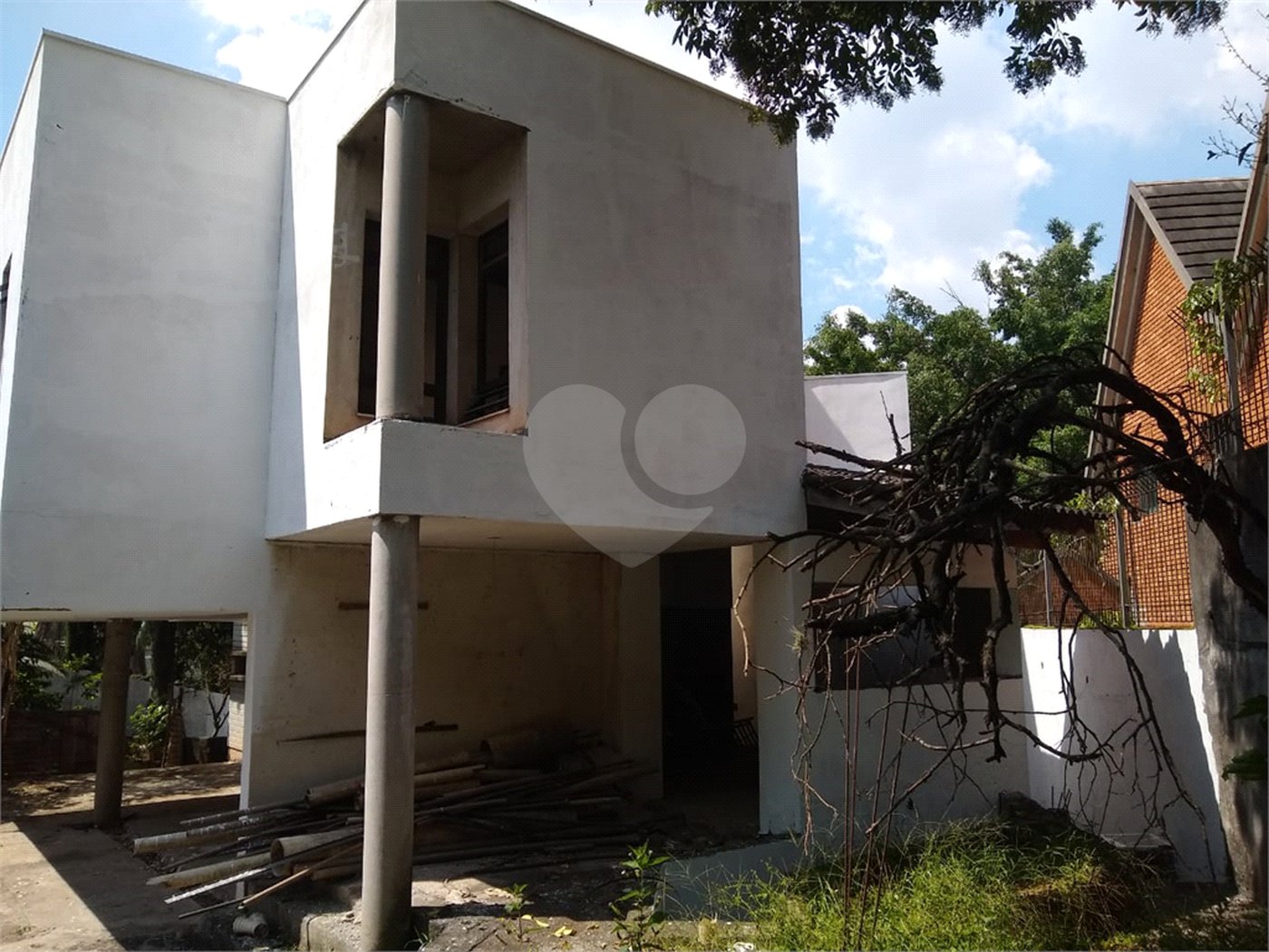 Sobrado à venda com 4 quartos, sendo 3 suítes,  em Morumbi, São Paulo, SP