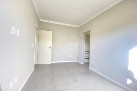 Casa à venda com 3 quartos, sendo 1 suíte, no condomínio Reserva Central Parque, Salto - SP