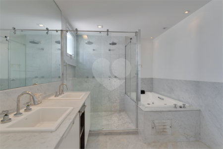 Apartamento à venda com 4 suítes em Campo Belo, São Paulo, SP