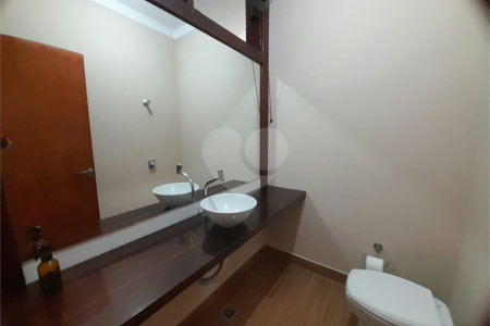 Casa de Alto Padrão à Venda e Locação no Parque Santa Mônica - São Carlos
