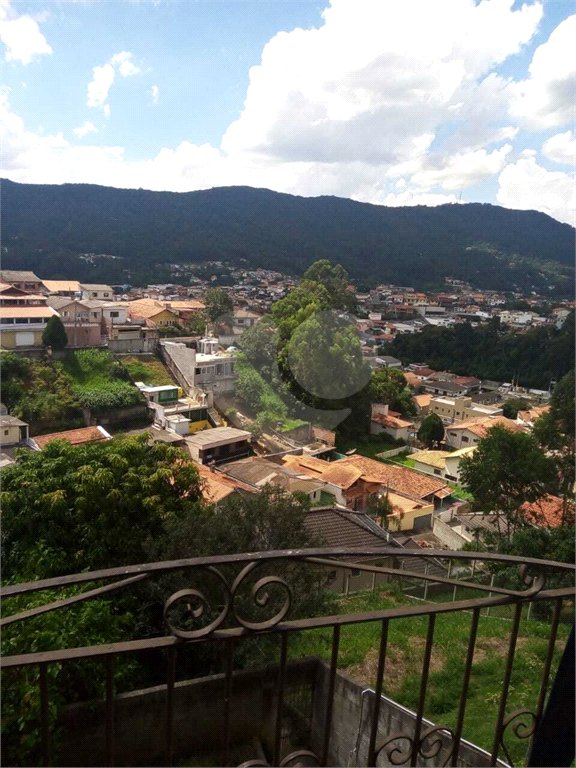 Sobrado à venda com 4 quartos em Lavapés, Mairiporã, SP