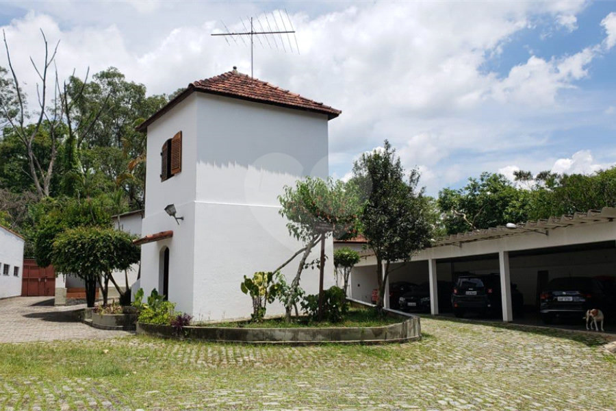Casa à venda com 4 quartos, sendo 2 suítes, em Horto, São Paulo, SP