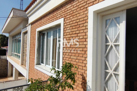 Casa à venda com 4 quartos, sendo 2 suítes,  no Centro, Itu, SP