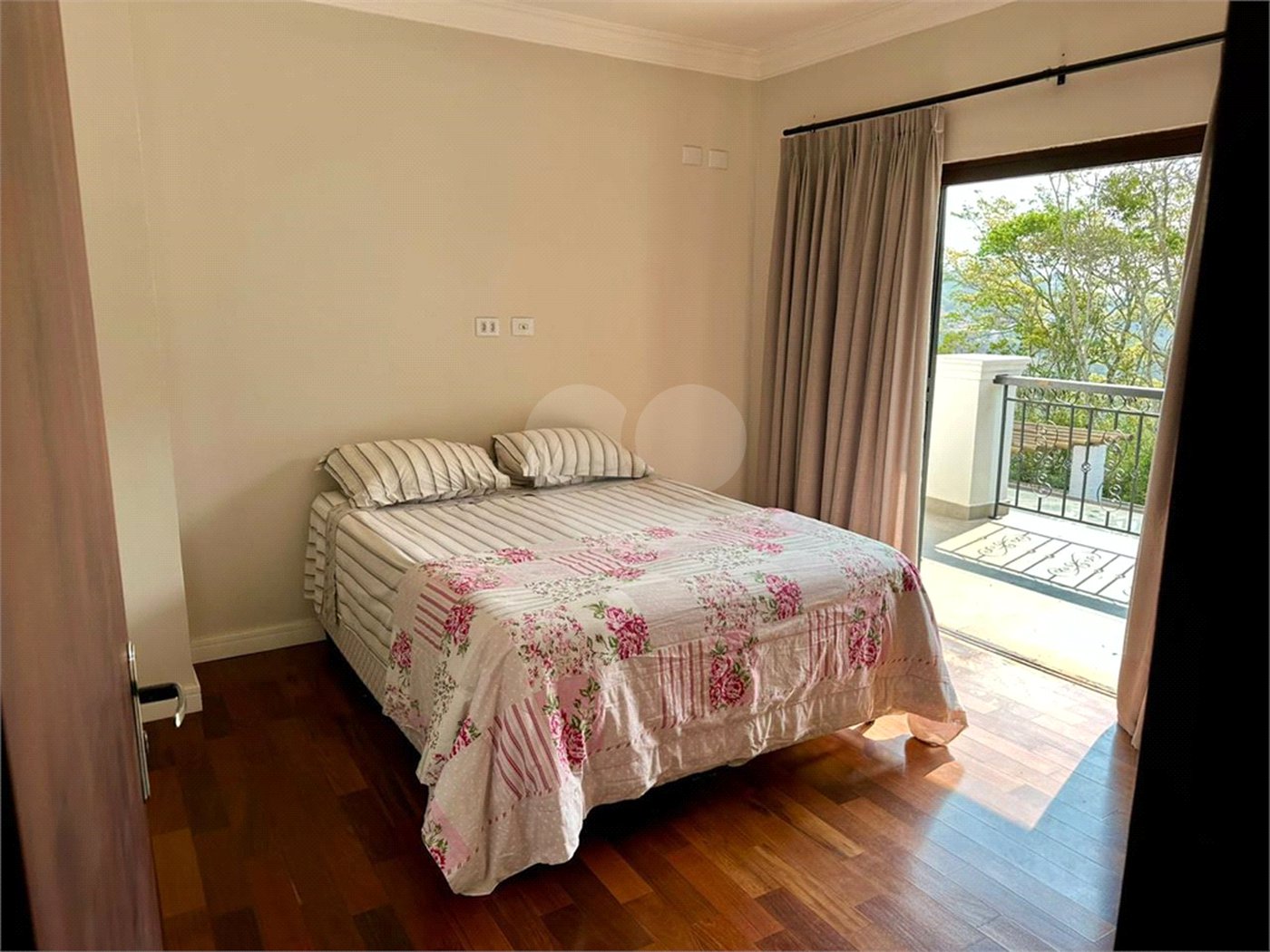 Casa à venda com 4 suítes no condomínio Gleba II, Mairiporã - SP