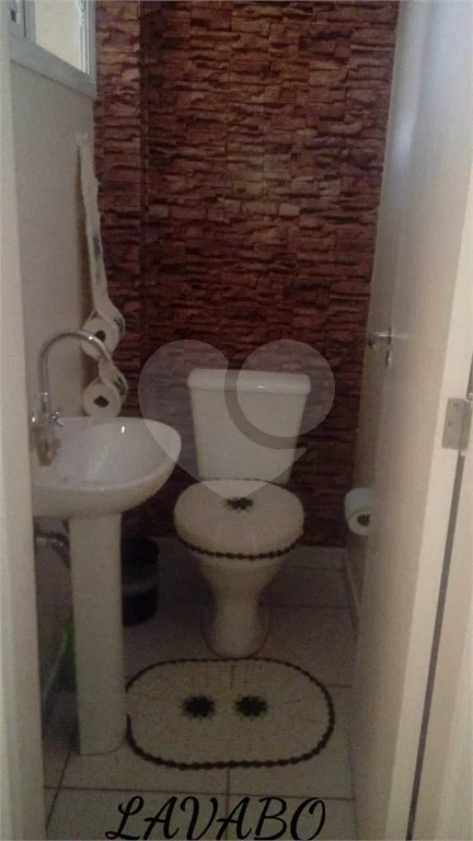 Casa à venda com 5 quartos, sendo 4 suítes, no condomínio Village St. Louis, São Paulo - SP