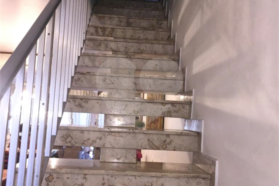 Sobrado à venda ou para alugar com 3 quartos, sendo 1 suíte, em Anália Franco, São Paulo, SP