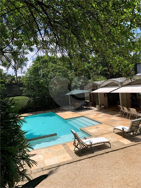 Casa à venda com 5 quartos, sendo 3 suítes, em Morumbi, São Paulo, SP