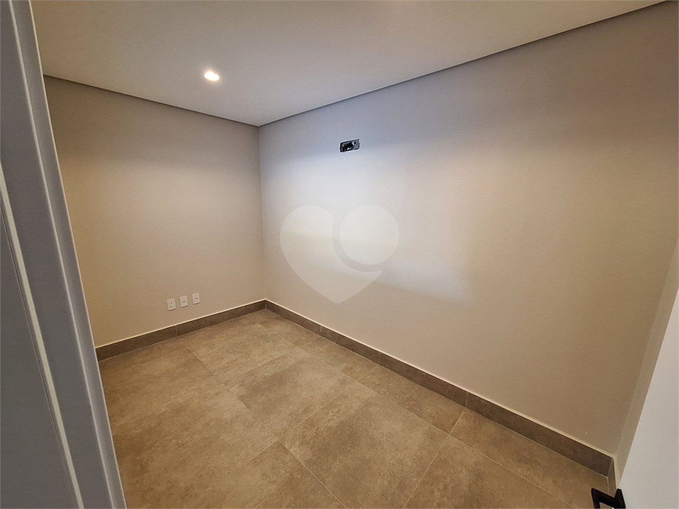 Casa à venda com 3 suítes no condomínio Alphaville Castelo, Itu - SP