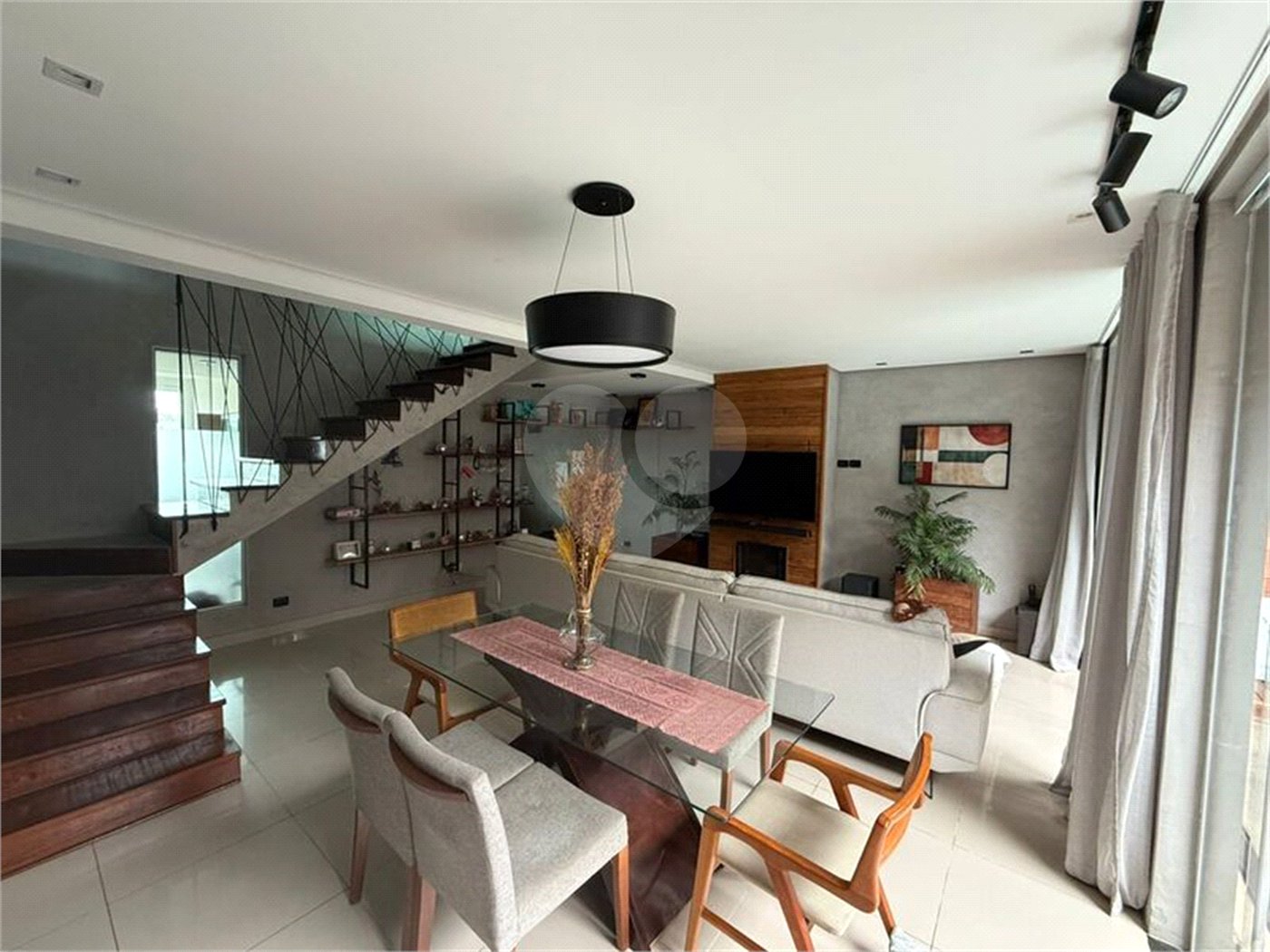 Casa à venda com 3 suítes em Taboão, São Roque, SP