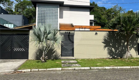 Casa à venda com 4 suítes em Boracéia, São Sebastião, SP