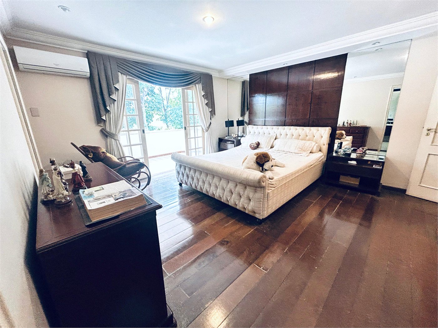 Casa à venda com 8 quartos, sendo 7 suítes, em Barra da Tijuca, Rio de Janeiro, RJ
