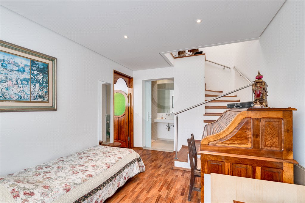 Casa Térrea à venda com 4 quartos, sendo 3 suítes, em Brooklin, São Paulo, SP