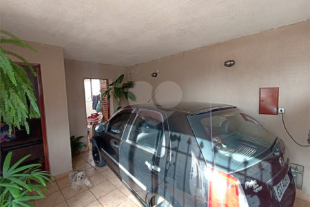 Casa à venda com 3 quartos em Vila Reis, Itapetininga, SP