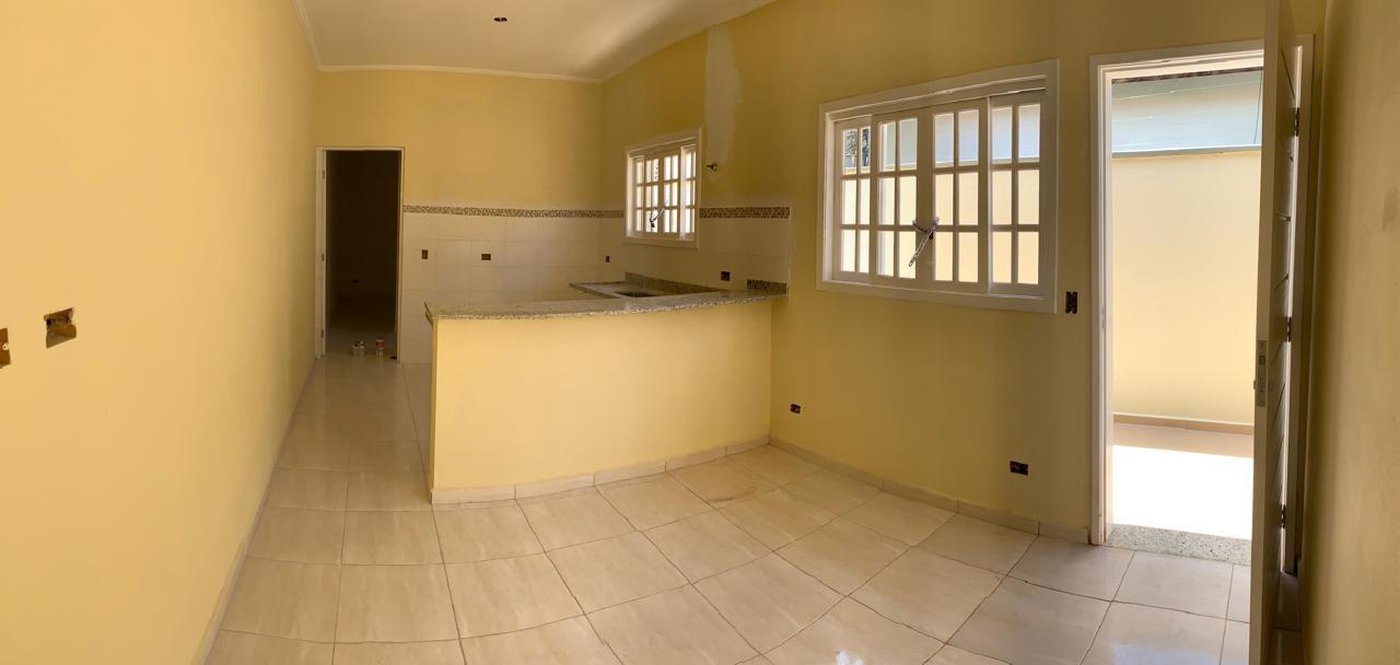 Casa à venda com 2 quartos, sendo 1 suíte, em Nova Itanhaém, Itanhaém - SP