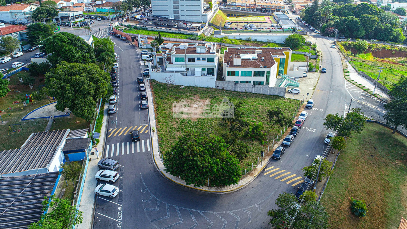 Terreno à venda no Centro, Atibaia, SP