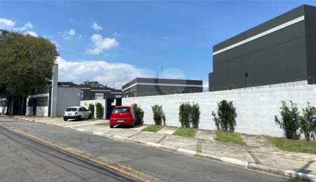 Casa à venda com 2 quartos no condomínio Carvalho Lagares, Poá - SP