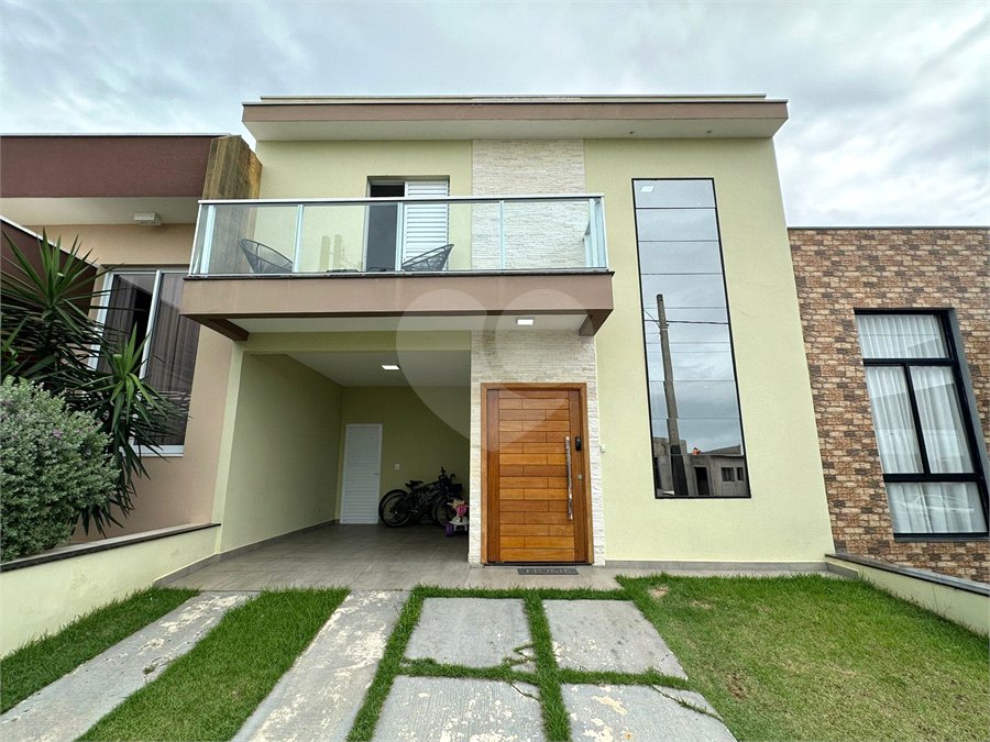 Casa à venda com 3 suítes no condomínio Vila Ytu, Indaiatuba - SP