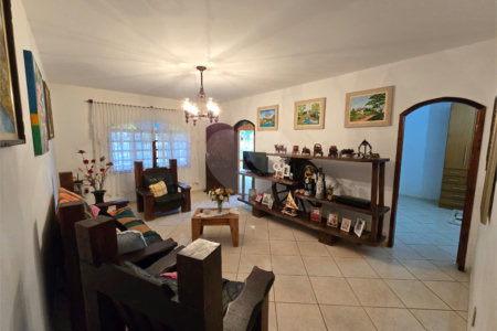 Sítio à venda com 6 quartos, sendo 5 suítes, em Área Rural de Itapetininga, Itapetininga, SP