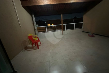 Sobrado à venda com 4 quartos em Jardim Luciana, Itaquaquecetuba, SP
