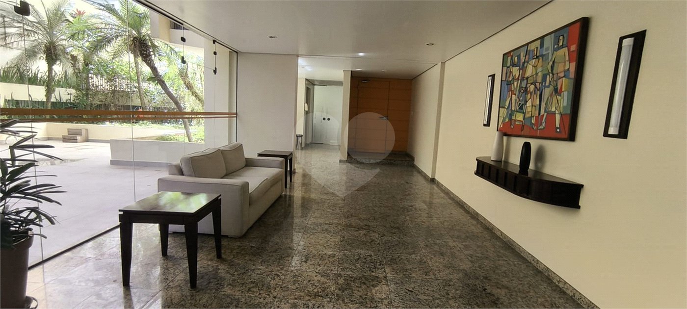 Apartamento à venda com 3 quartos, sendo 1 suíte, em Pinheiros, São Paulo, SP