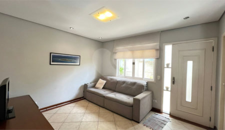 Casa à venda com 3 quartos, sendo 1 suíte,  no condomínio Villagio Tramway, São Paulo - SP