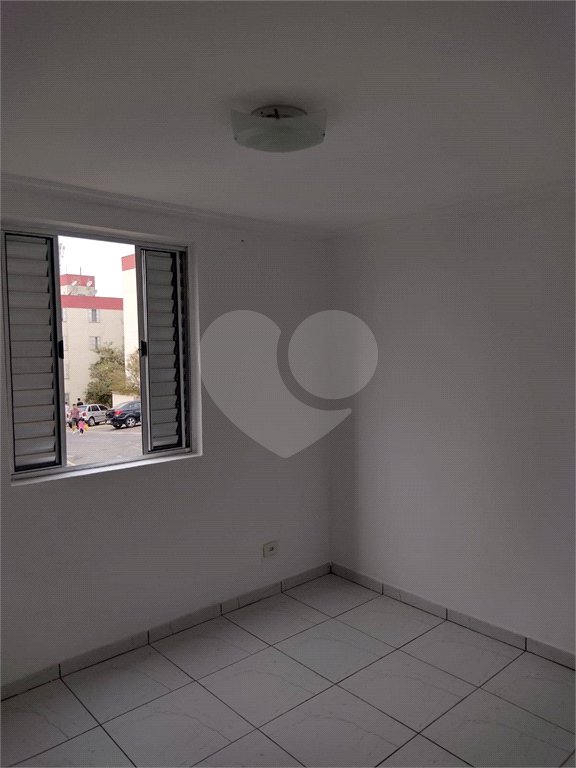 Apartamento à venda com 2 quartos em Jardim do Castelo, Ferraz de Vasconcelos, SP