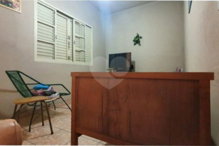 Casa à venda com 3 quartos em Jardim Santo Antônio, Valinhos, SP