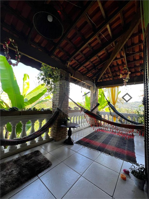 Casa à venda com 3 quartos, sendo 1 suíte, no Centro, Guararema, SP