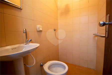 Casa à venda ou para alugar com 4 quartos, sendo 1 suíte, no Centro, São Roque, SP
