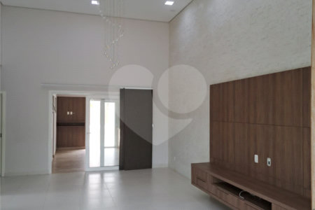 Casa à venda com 3 suítes no condomínio Residencial Terra Nobre, Indaiatuba - SP