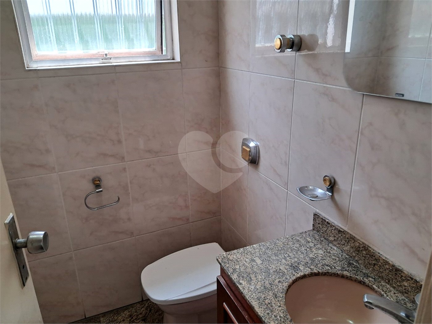 Sobrado para alugar com 4 quartos, sendo 2 suítes, em Interlagos, São Paulo, SP