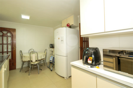 Apartamento à venda com 4 quartos, sendo 1 suíte, em Alto da Boa Vista, São Paulo, SP
