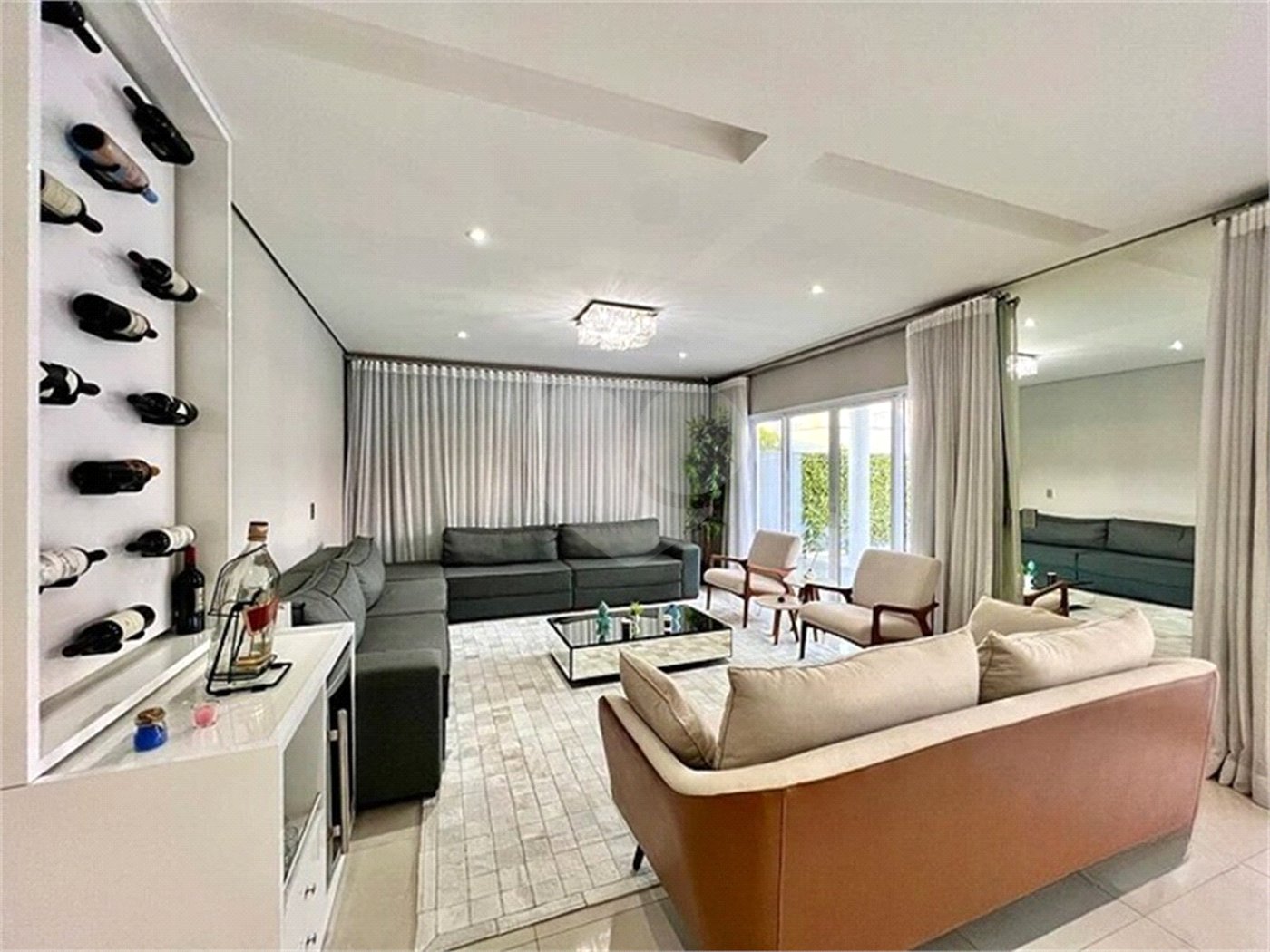 Casa à venda com 5 suítes no condomínio Ibiti Royal Park, Sorocaba - SP