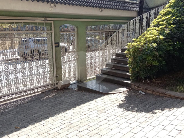 Sobrado à venda com 4 quartos, sendo 1 suíte,  em Vila Rosália, Guarulhos, SP
