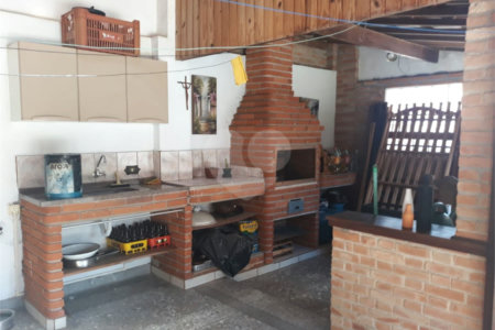 Casa à venda ou para alugar com 3 quartos, sendo 1 suíte, em Jardim Maria Trindade, São Roque, SP